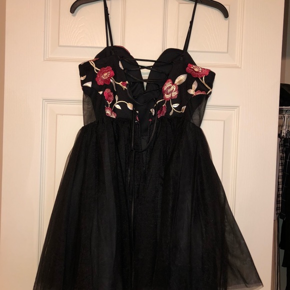 Semi formal dress - Picture 2 of 2